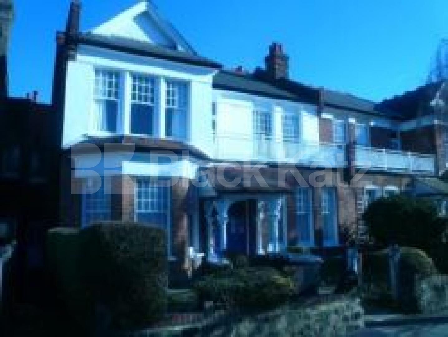 			Excellent flat inclusive of bills!, Studio Apartment, 1 bath, 1 reception Studio			 Wellfield Avenue, MUSWELL HILL